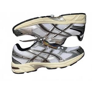 ASICS GEL-1130 Men’s 9.5 White Silver Running Shoes | New With Tags